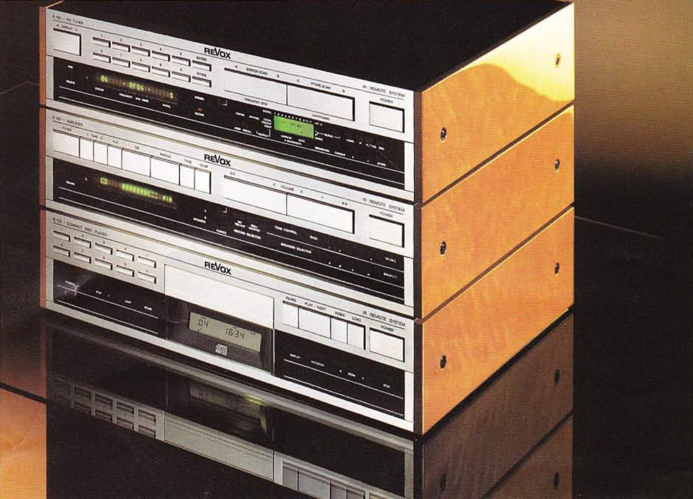ReVox Serie 100 - Ausführung: Vogelaugenahorn,. Kirschbaum-Lasur, hochglänzend