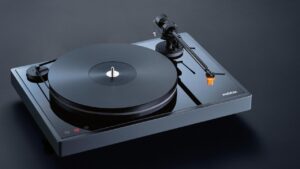 ReVox Studiomaster T700 Turntable.